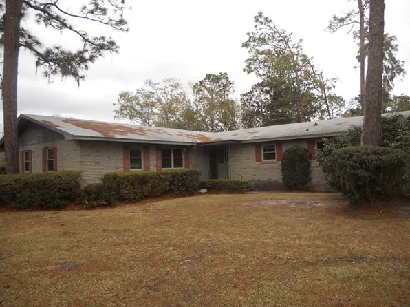 396 Lake Circle Dr, Brunswick, GA 31520