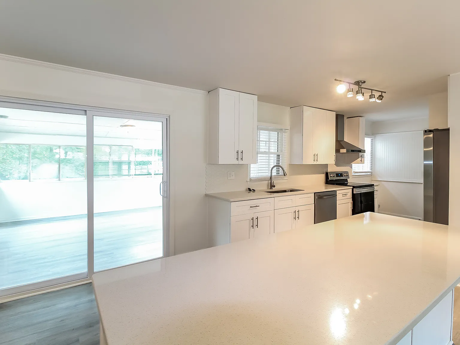 4 bed, 1858 sqft, $2,315 — Photo 1