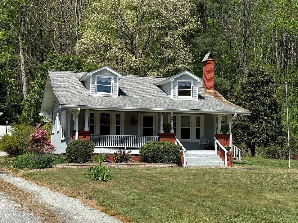24 Mobile Ln