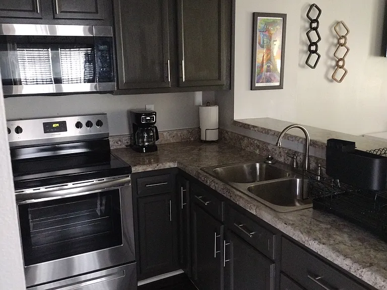 32 Sallye Ann St — Photo 3