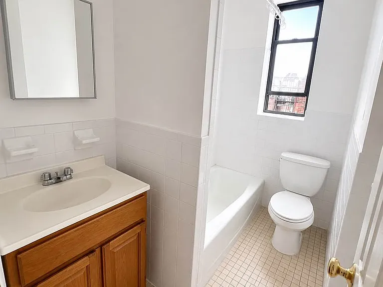 2085 Morris Ave #D3 — Photo 5