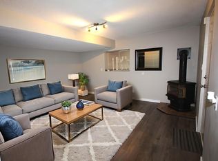 2973 Wembley Dr, North Vancouver, BC V7J 3B9