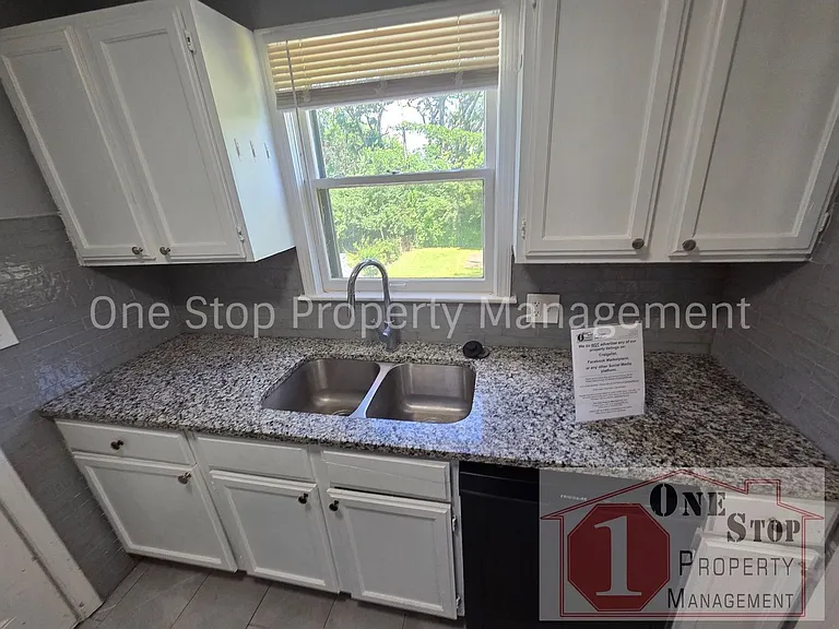 7037 Askew Ave — Photo 11