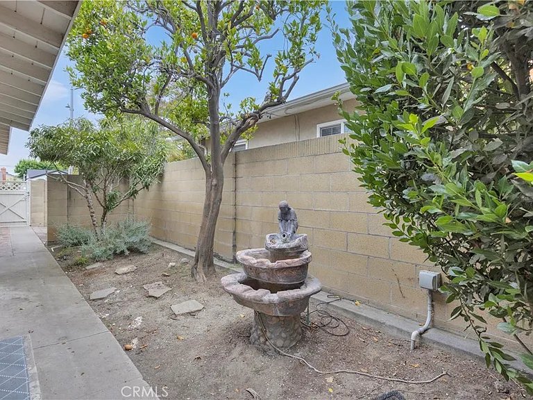 10751 Allen Dr — Photo 28
