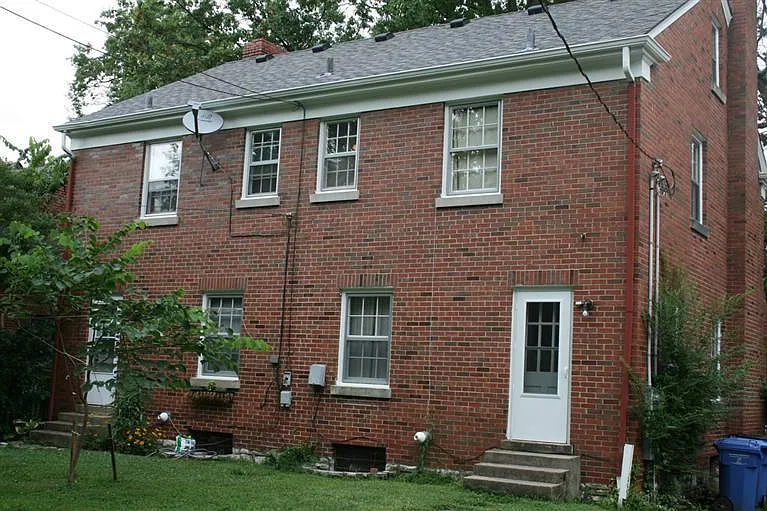 132 Barberry Ln — Photo 3