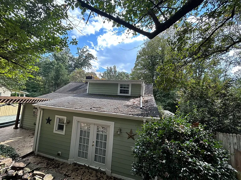 2461 Lyndhurst Ave — Photo 57