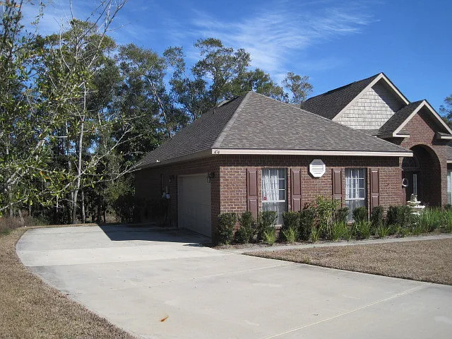 Exquisitely maintained 3 Bedroom 2 Bath in Hammock Bay — Photo 4