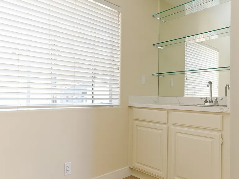 1230 Wellesley Ave #205 — Photo 5