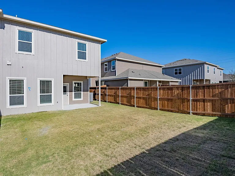 720 Blackland Dr — Photo 19