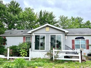 716 Sycamore St, Belpre, OH 45714