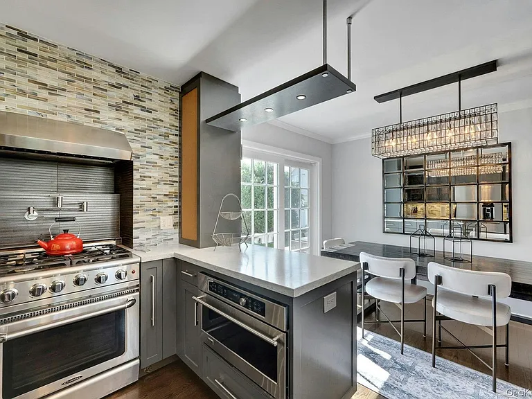 4 Lorraine Dr — Photo 11