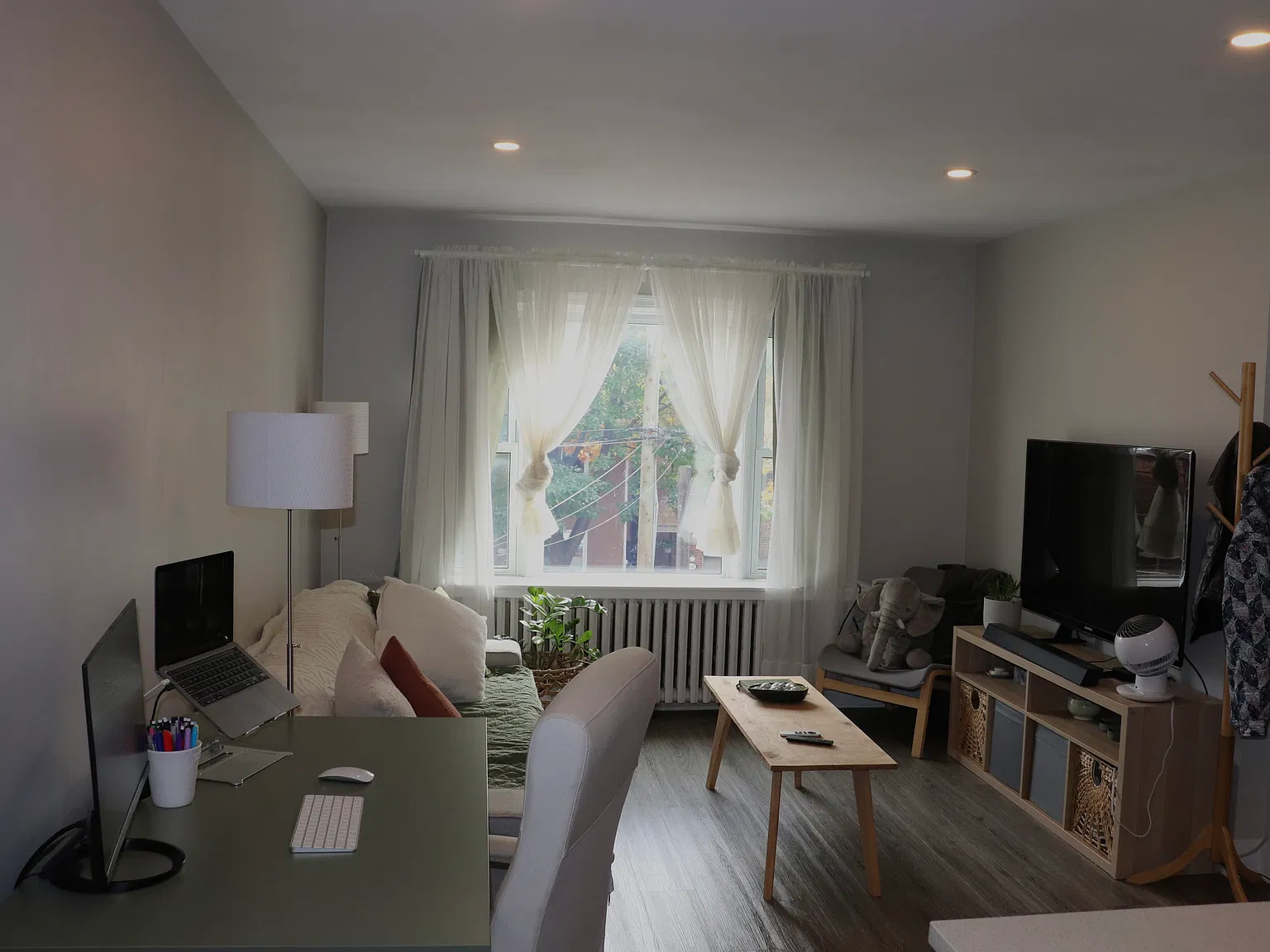 1 bed, 700 sqft, $1,950 — Photo 2