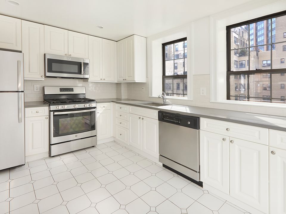 1st image of 15 Park Ave #1401