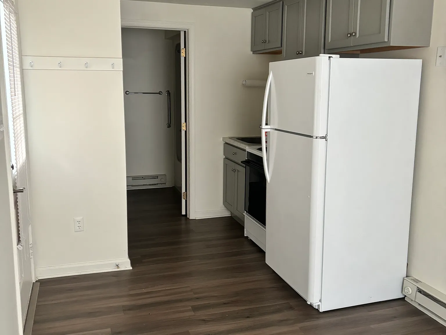 Studio, 200 sqft, $650 — Photo 2