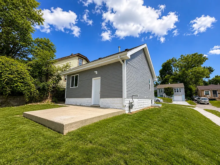 4076 Spencer St — Photo 10