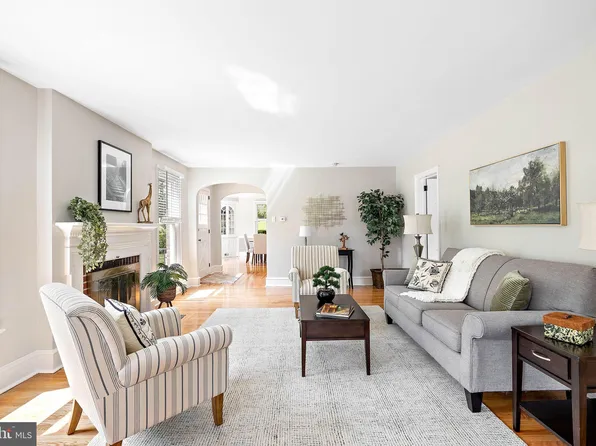 1014 S Providence Rd, Wallingford, PA 19086