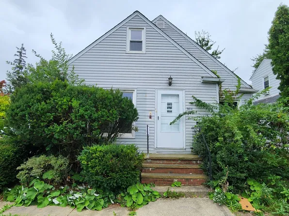 3814 Salisbury Rd, South Euclid, OH 44121