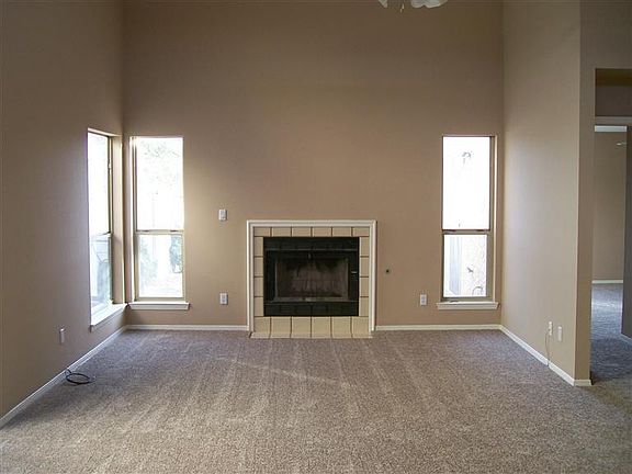 3rd image of 11044 Malaguena Ln NE