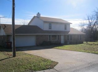 120 Wilcoxson St, Farmersville, TX 75442