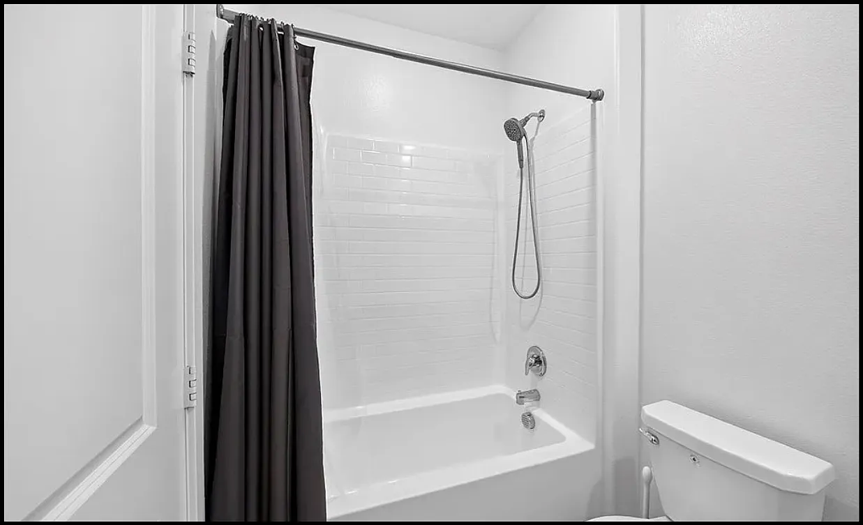 4 bed, 2067 sqft, $3,800 — Photo 3