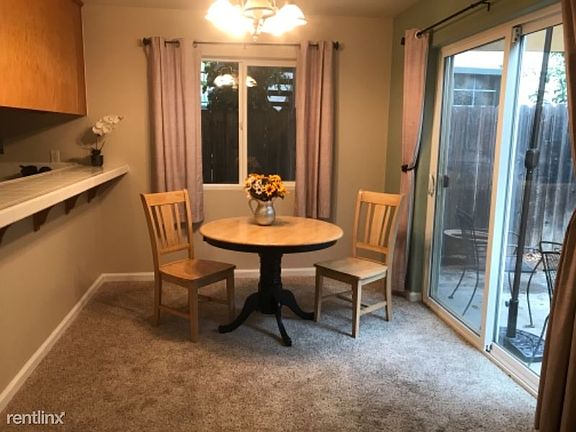 5th image of 471 S Auburn St #1