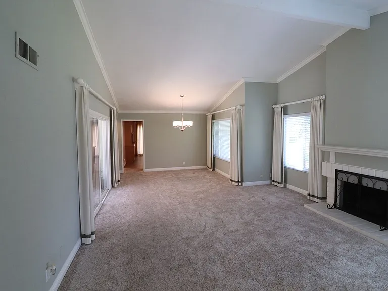 1050 Pacifica Dr — Photo 5