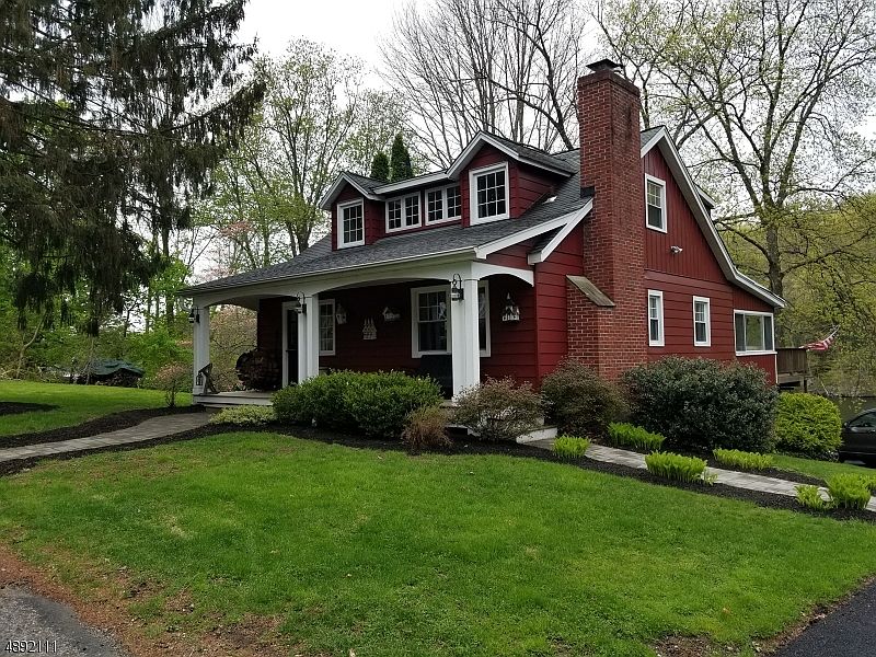 1st image of 121 Elm Ave