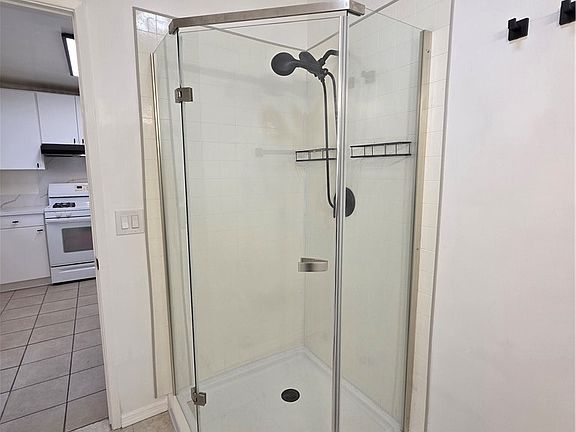 5th image of 6956 Wystone Ave #6956B