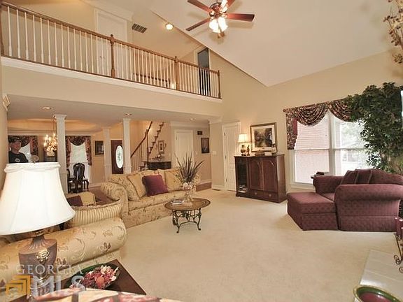 5th image of 1011 S Jeff Davis Dr