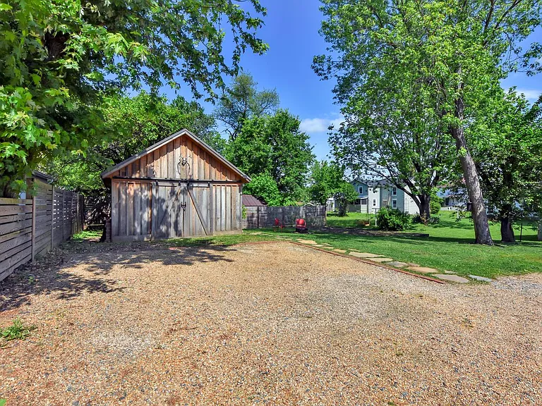 1213 Avon St — Photo 7