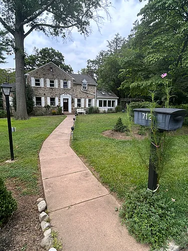 712 Arlington Rd Photo 1