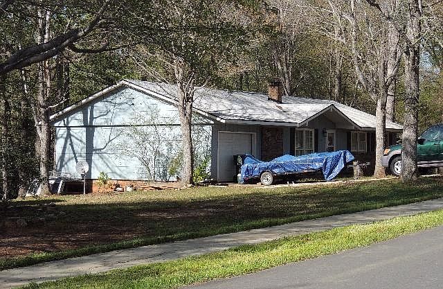 2nd image of 1515 Sharon Dr