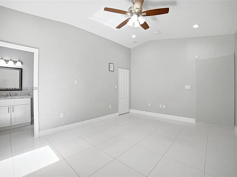 935 NW 2nd Ave — Photo 16
