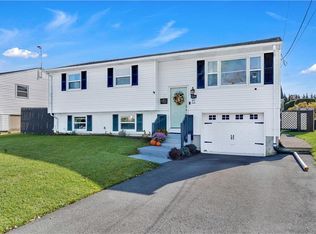 106 Stella Dr, North Providence, RI 02911