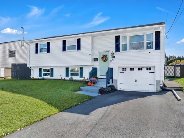 106 Stella Dr, North Providence, RI 02911
