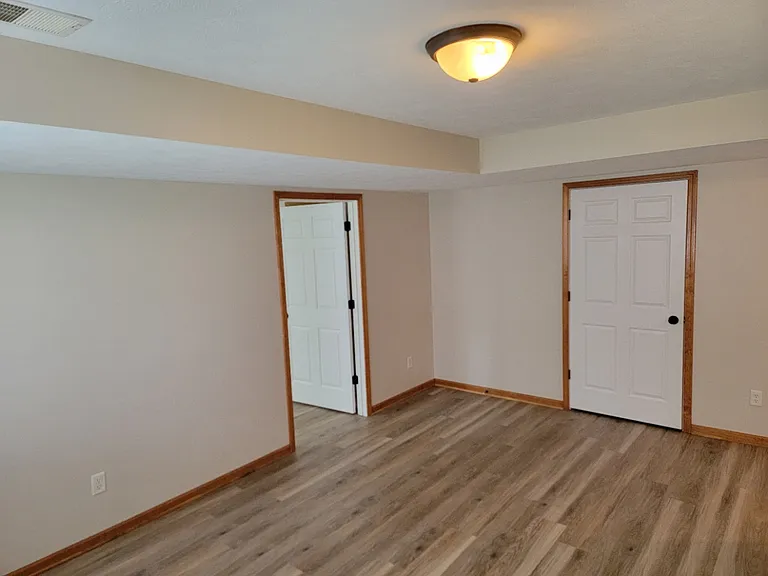 9673 Little Creek Ct — Photo 16
