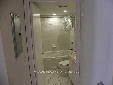 8 Park Rd #1603 — Photo 14