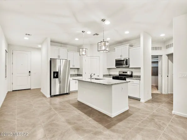 6910 E Paseo De Villalobos, Tucson, AZ 85756