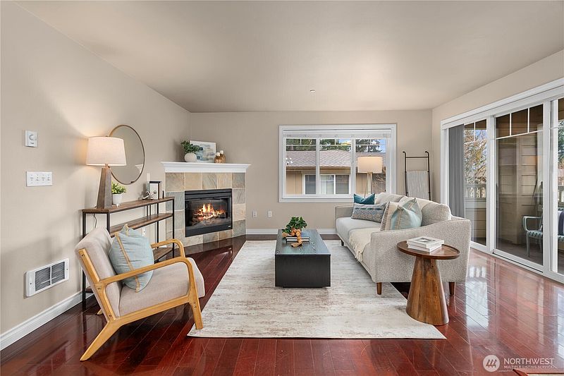 2nd image of 11306 124th Avenue NE #302