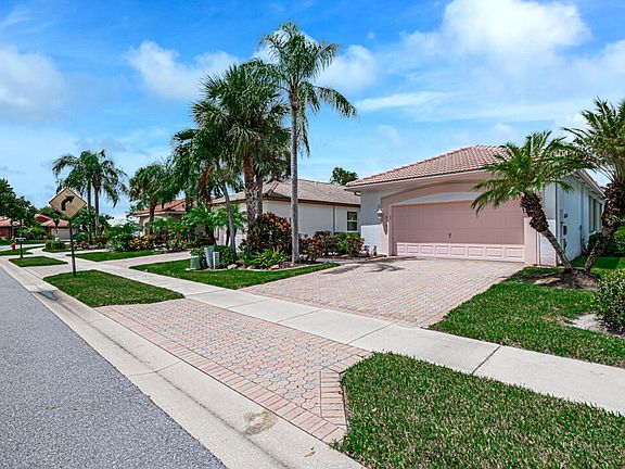 2nd image of 8139 Bellafiore Way