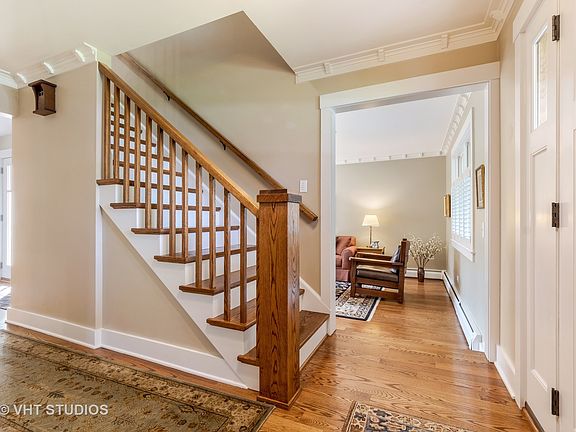 2nd image of 1420 Blackthorn Dr