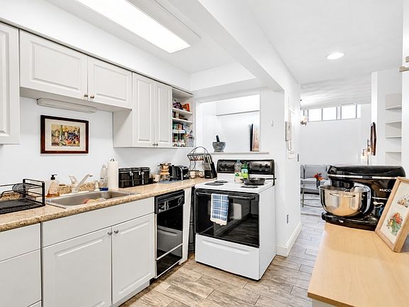 5th image of 356-358 Main St #1