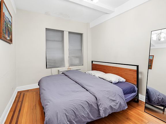 5th image of 142 E 49th St APT 2C