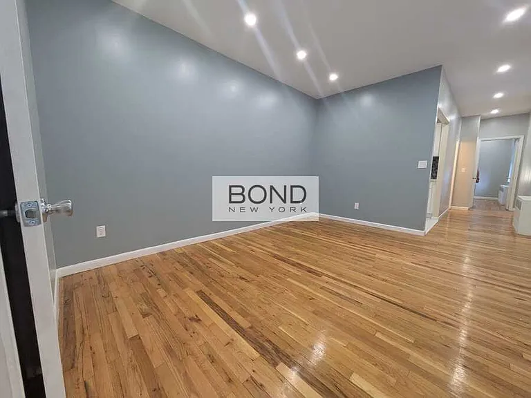 3 Sherwood Ave #3 — Photo 1