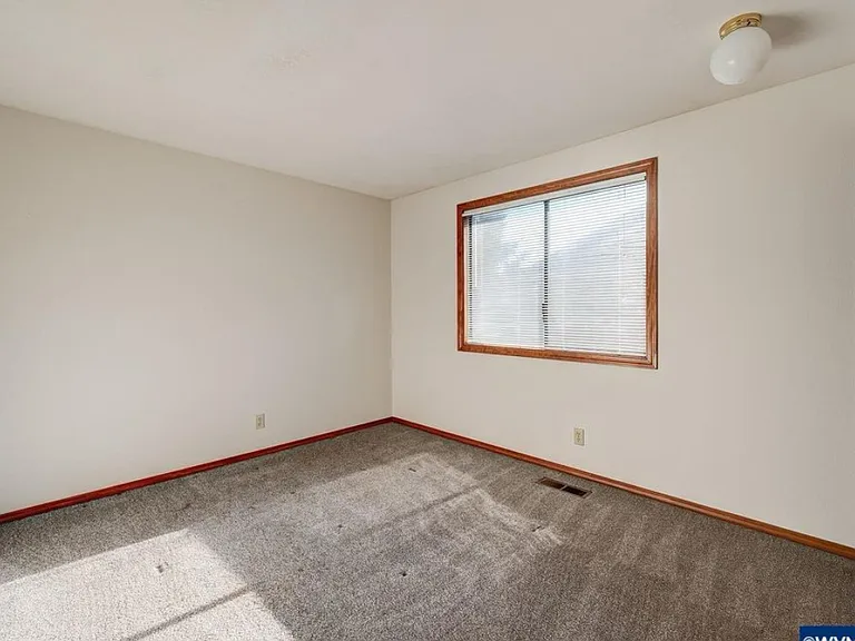 463 Suncrest Ave NW — Photo 32