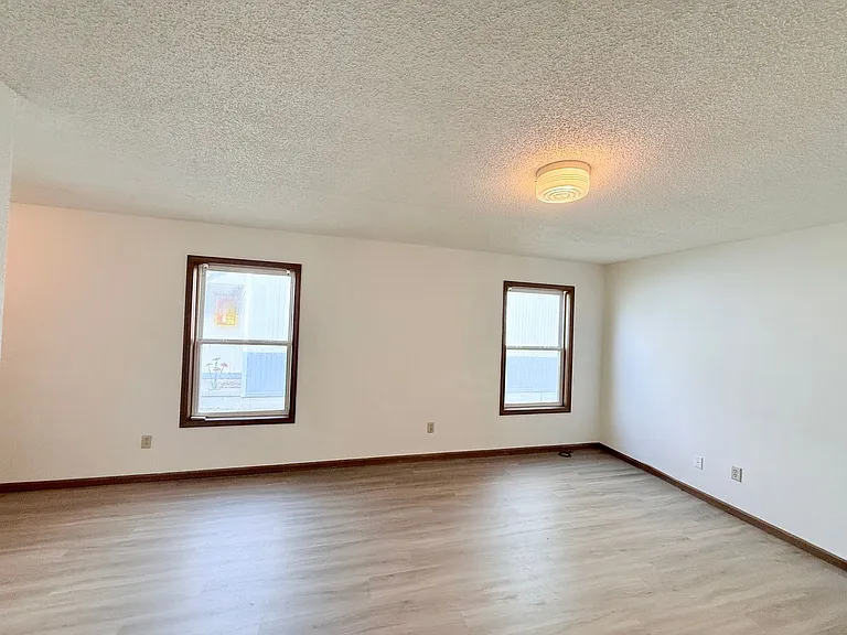 3422 E Covington St — Photo 3