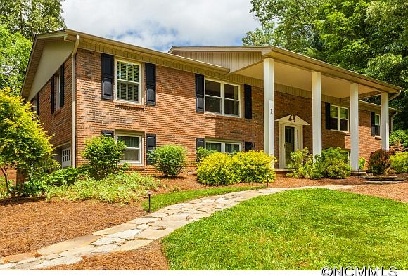 1st image of 1 Dunean Ln