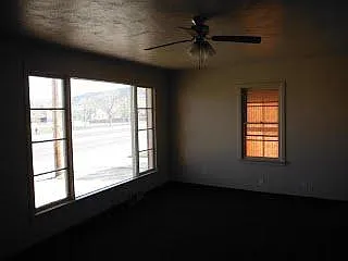 559 W 200 N — Photo 1