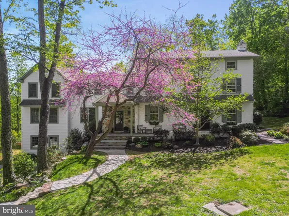 2 Earles Ln, Newtown Square, PA 19073