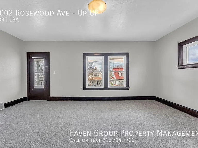 9002 Rosewood Ave #UP UP — Photo 3